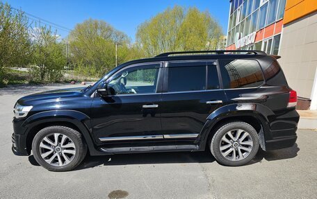 Toyota Land Cruiser 200, 2018 год, 8 300 000 рублей, 2 фотография