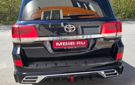Toyota Land Cruiser 200, 2018 год, 8 300 000 рублей, 4 фотография