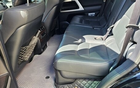 Toyota Land Cruiser 200, 2018 год, 8 300 000 рублей, 6 фотография