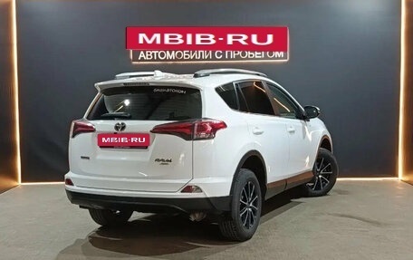 Toyota RAV4, 2018 год, 2 899 000 рублей, 4 фотография