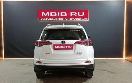 Toyota RAV4, 2018 год, 2 899 000 рублей, 3 фотография