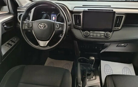 Toyota RAV4, 2018 год, 2 899 000 рублей, 11 фотография
