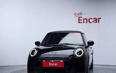 MINI Hatch, 2021 год, 1 990 000 рублей, 2 фотография