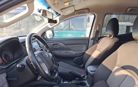 Mitsubishi L200 IV рестайлинг, 2017 год, 1 500 000 рублей, 10 фотография