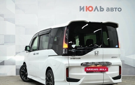 Honda Stepwgn IV, 2016 год, 2 150 000 рублей, 4 фотография