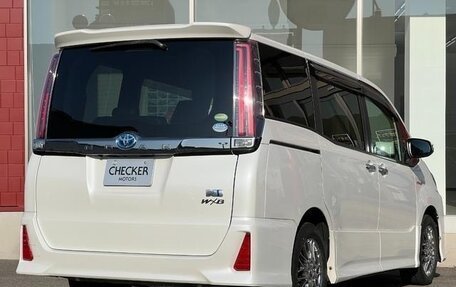 Toyota Noah III, 2021 год, 2 100 007 рублей, 2 фотография