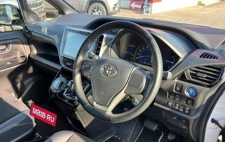 Toyota Noah III, 2021 год, 2 100 007 рублей, 4 фотография