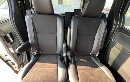 Toyota Noah III, 2021 год, 2 100 007 рублей, 9 фотография