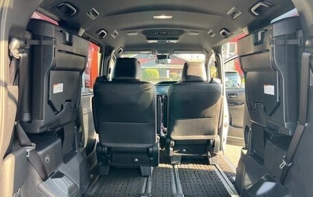 Toyota Noah III, 2021 год, 2 100 007 рублей, 11 фотография