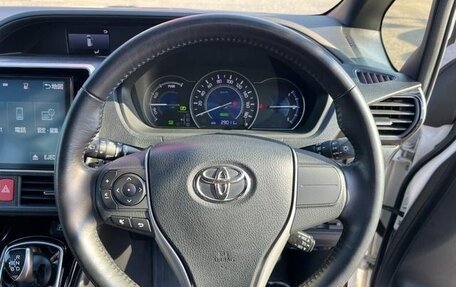 Toyota Noah III, 2021 год, 2 100 007 рублей, 7 фотография