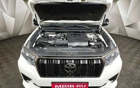 Toyota Land Cruiser Prado 150 рестайлинг 2, 2021 год, 5 871 000 рублей, 11 фотография
