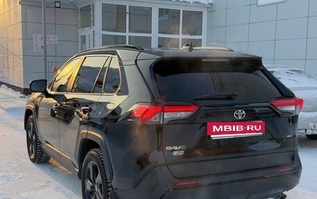 Toyota RAV4, 2020 год, 3 300 000 рублей, 4 фотография