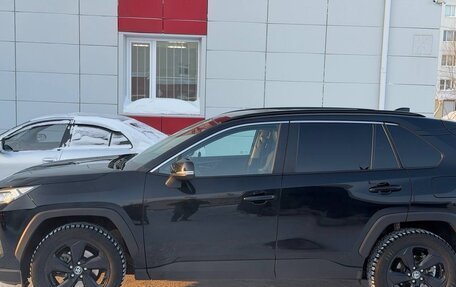 Toyota RAV4, 2020 год, 3 300 000 рублей, 7 фотография