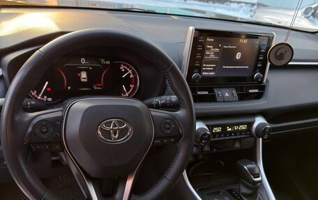 Toyota RAV4, 2020 год, 3 300 000 рублей, 17 фотография