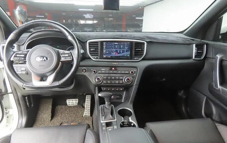 KIA Sportage IV рестайлинг, 2019 год, 1 990 000 рублей, 6 фотография