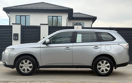 Mitsubishi Outlander III рестайлинг 3, 2012 год, 1 340 000 рублей, 2 фотография