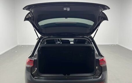 Volkswagen Golf VIII, 2022 год, 1 584 230 рублей, 10 фотография