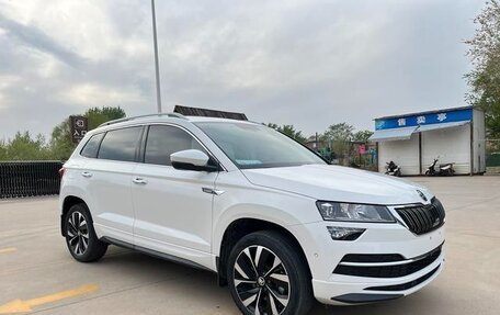 Skoda Karoq I, 2022 год, 1 740 000 рублей, 2 фотография