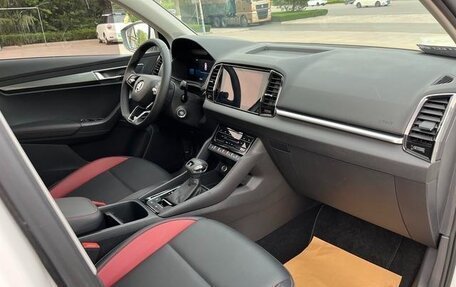 Skoda Karoq I, 2022 год, 1 740 000 рублей, 5 фотография