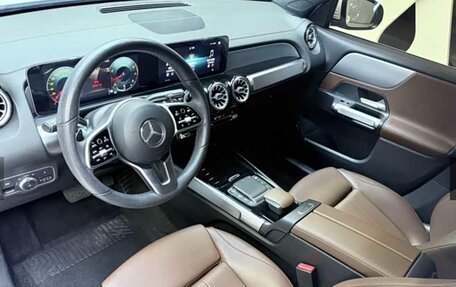 Mercedes-Benz GLB, 2022 год, 2 120 000 рублей, 11 фотография
