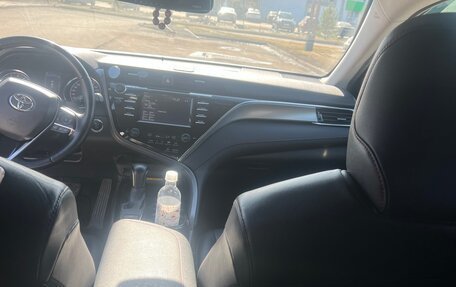 Toyota Camry, 2020 год, 2 990 000 рублей, 10 фотография