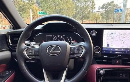 Lexus NX, 2022 год, 2 880 000 рублей, 10 фотография