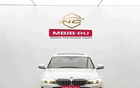 BMW 3 серия, 2023 год, 2 650 000 рублей, 10 фотография