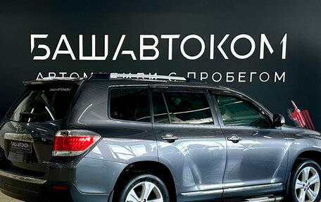 Toyota Highlander III, 2012 год, 2 099 000 рублей, 4 фотография