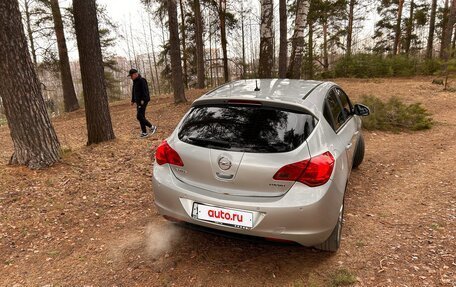 Opel Astra J, 2011 год, 499 000 рублей, 3 фотография