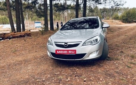 Opel Astra J, 2011 год, 499 000 рублей, 2 фотография