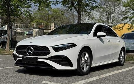 Mercedes-Benz A-Класс, 2023 год, 1 419 090 рублей, 8 фотография