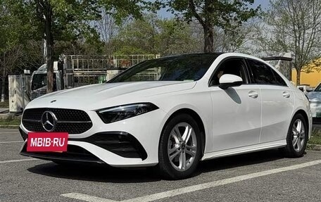 Mercedes-Benz A-Класс, 2023 год, 1 419 090 рублей, 4 фотография