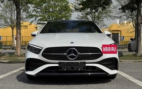 Mercedes-Benz A-Класс, 2023 год, 1 419 090 рублей, 6 фотография