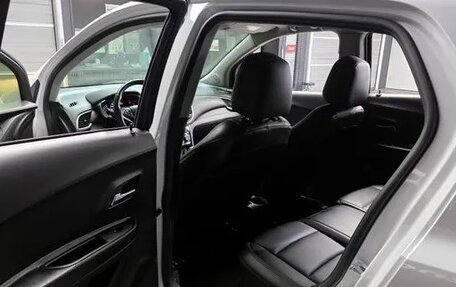 Chevrolet Trax, 2021 год, 1 015 000 рублей, 6 фотография