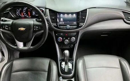 Chevrolet Trax, 2021 год, 1 015 000 рублей, 8 фотография