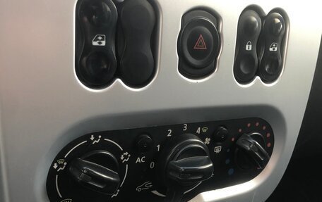 Renault Logan I, 2013 год, 290 000 рублей, 7 фотография