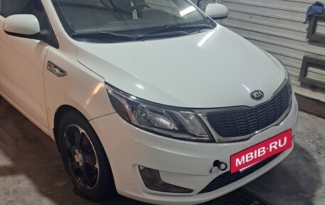 KIA Rio III рестайлинг, 2013 год, 680 000 рублей, 3 фотография