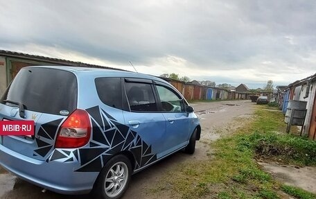 Honda Fit III, 2001 год, 300 000 рублей, 3 фотография