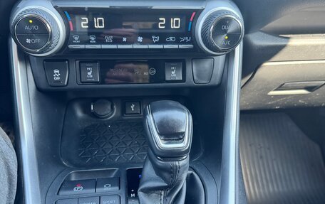 Toyota RAV4, 2020 год, 4 350 000 рублей, 21 фотография