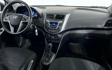 Hyundai Solaris II рестайлинг, 2015 год, 990 000 рублей, 8 фотография