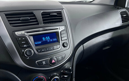 Hyundai Solaris II рестайлинг, 2015 год, 990 000 рублей, 11 фотография