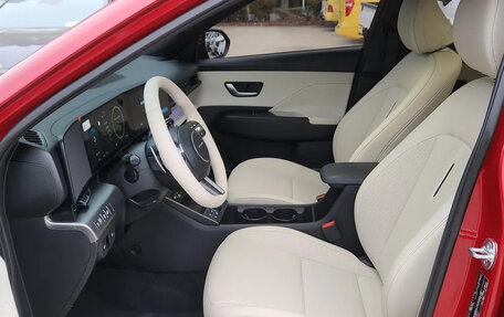 Hyundai Kona, 2025 год, 2 800 000 рублей, 9 фотография