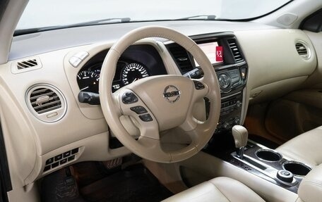 Nissan Pathfinder, 2016 год, 2 679 000 рублей, 10 фотография