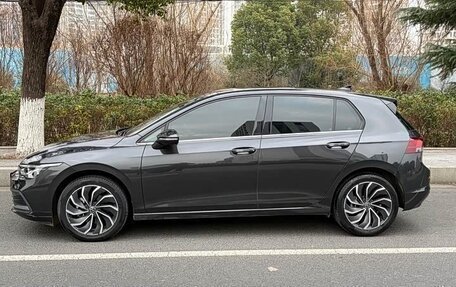 Volkswagen Golf VIII, 2021 год, 1 490 000 рублей, 4 фотография