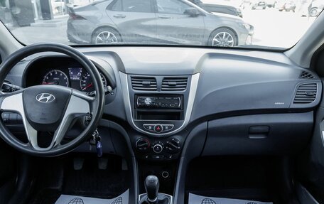 Hyundai Solaris II рестайлинг, 2011 год, 698 000 рублей, 12 фотография