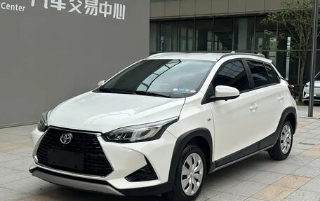 Toyota Yaris, 2023 год, 1 490 025 рублей, 2 фотография