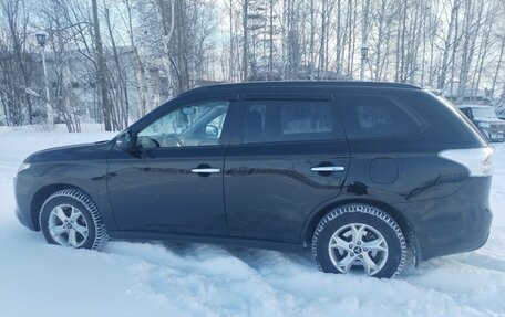 Mitsubishi Outlander III рестайлинг 3, 2012 год, 1 550 000 рублей, 2 фотография
