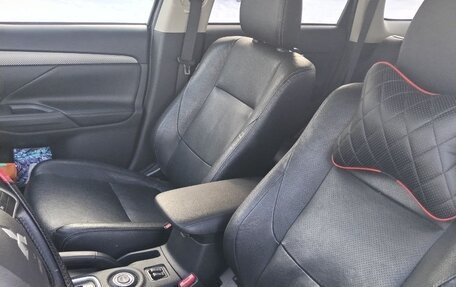 Mitsubishi Outlander III рестайлинг 3, 2012 год, 1 550 000 рублей, 9 фотография