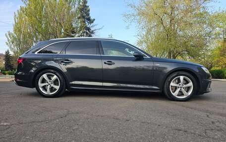 Audi A4, 2018 год, 2 600 000 рублей, 6 фотография