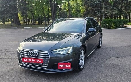 Audi A4, 2018 год, 2 600 000 рублей, 5 фотография
